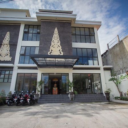 Ivanka Airport Inn Kuta Lombok Esterno foto