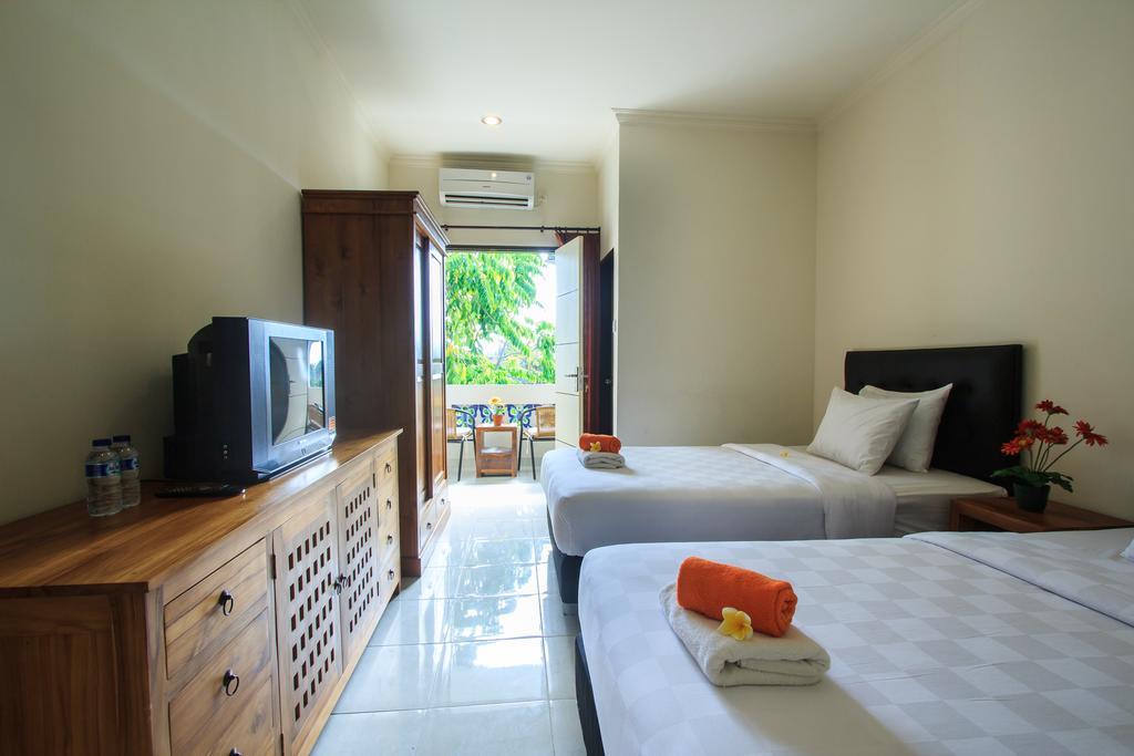 Ivanka Airport Inn Kuta Lombok Esterno foto