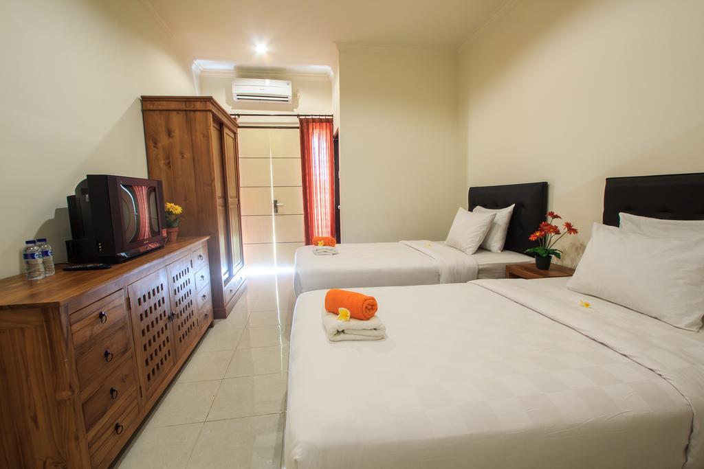 Ivanka Airport Inn Kuta Lombok Esterno foto