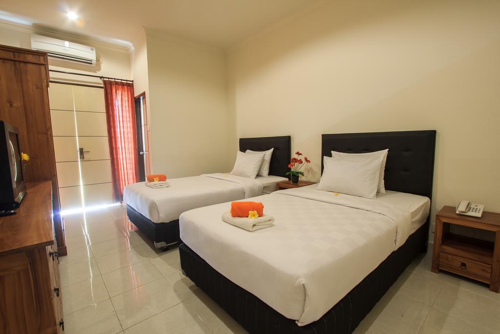 Ivanka Airport Inn Kuta Lombok Esterno foto