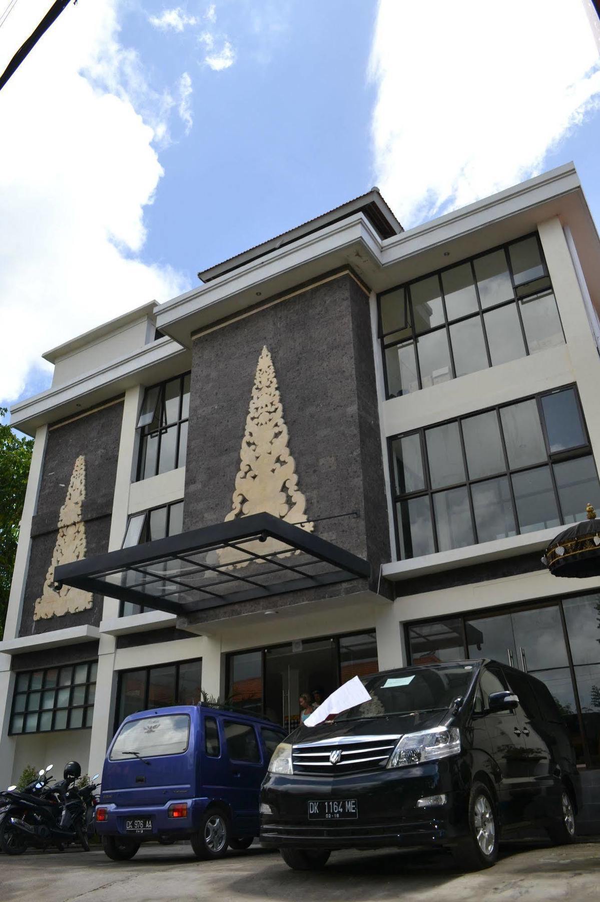 Ivanka Airport Inn Kuta Lombok Esterno foto