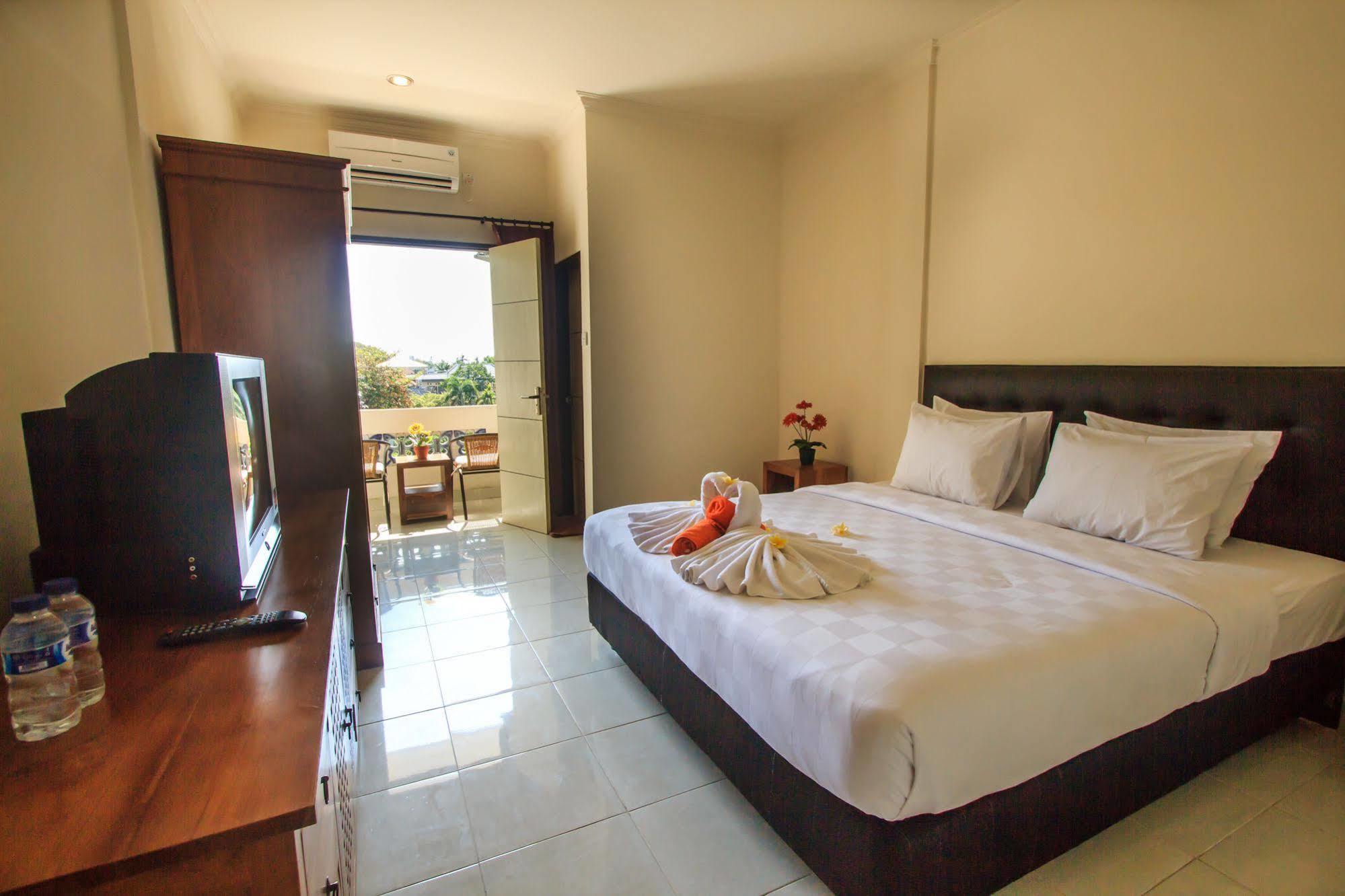 Ivanka Airport Inn Kuta Lombok Esterno foto