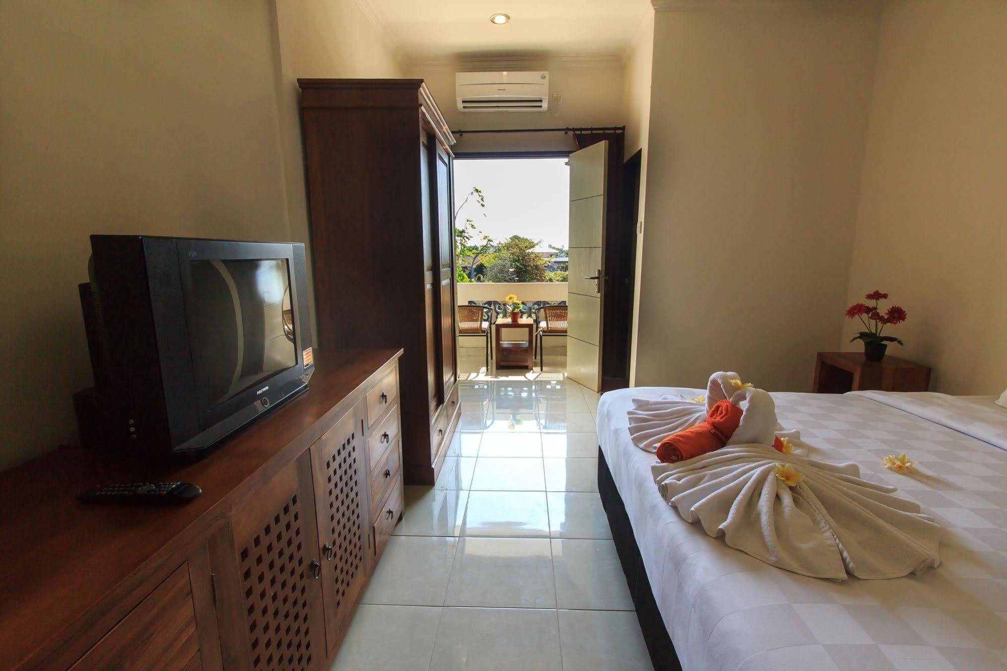 Ivanka Airport Inn Kuta Lombok Esterno foto